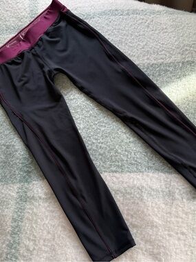 Freddy Women's Black Capri Leggings with Burgundy Waistband